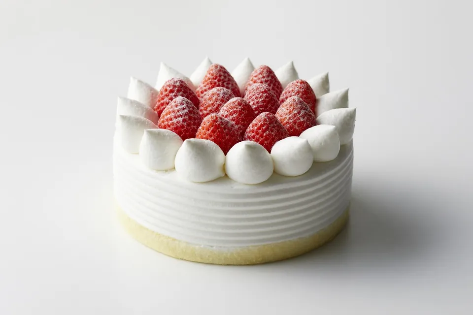 ホテルニューオータニ博多のストロベリーショートケーキ（ホール）